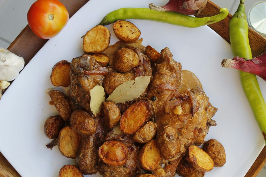 Nefis Aji de Gallina Tarifi