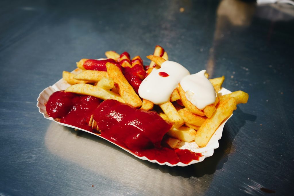 Nefis Currywurst Tarifi