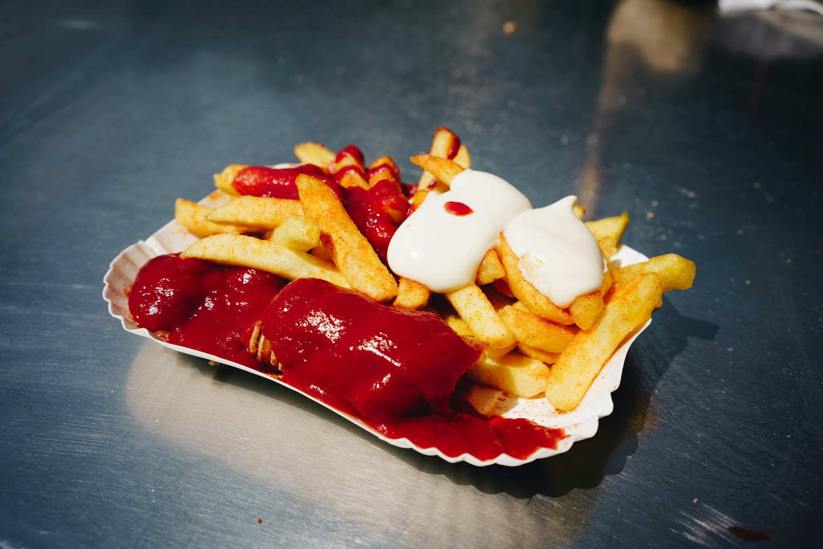 Nefis Currywurst Tarifi